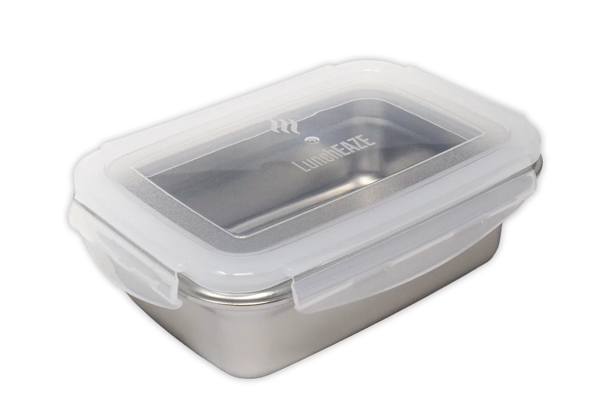 The Junior meal container: 2.5-cup stainless steel bowl with its latching lid